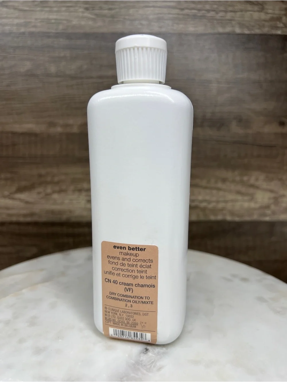 Clinique Even Better Makeup Evens and Corrects Foundation CN 40 Cream Chamois